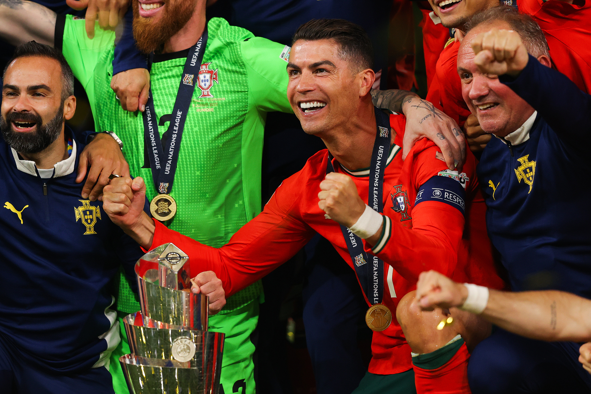 德罗巴在西班牙队比赛中持续失利，大比分获胜引发热议！-九游下载安装官网