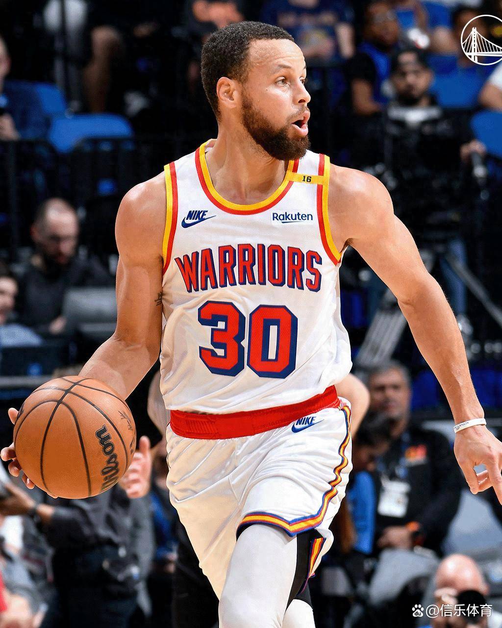 库里迎来二十赛季出色发挥，独行侠观众热烈欢呼！-九游游戏网