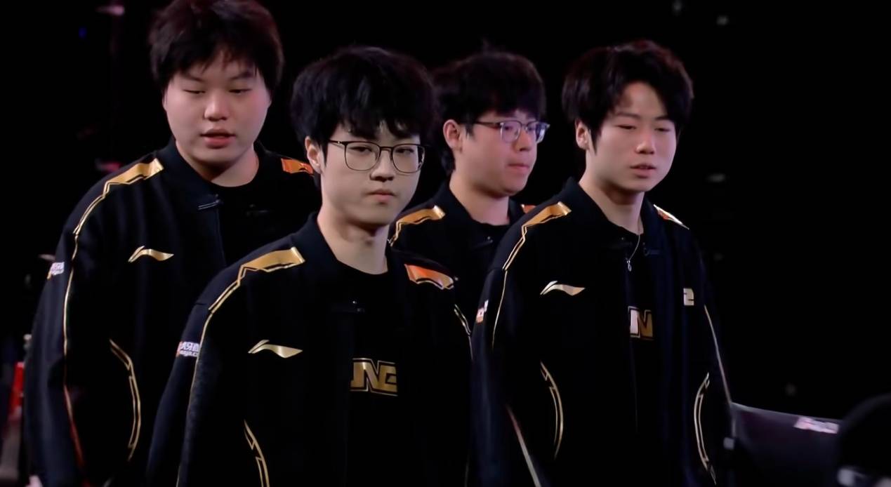 Uzi重返赛场，爆冷首场状态出色，TL观众沸腾！的简单介绍-九游下载安装官网